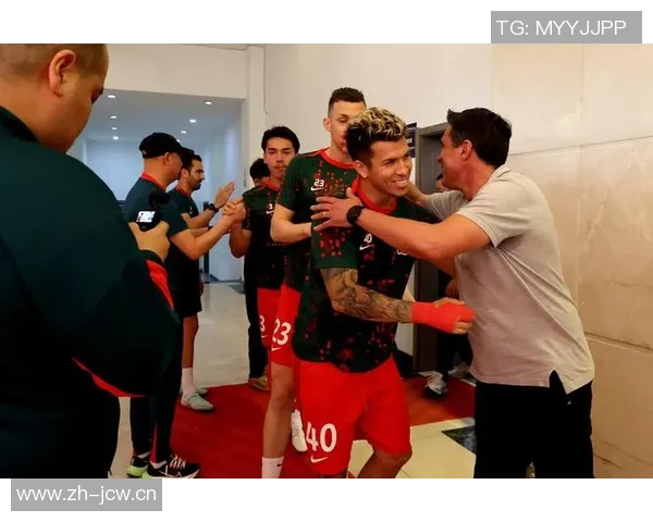 足球明星转会瞬间引发热议新球队前景备受期待 足球明星转会瞬间引发热议新球队前景备受期待